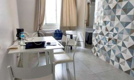 Lindo flat com 2 dorms para locação totalmente equipado muito próx da Faculdade FMU e Av Sto Amaro.
