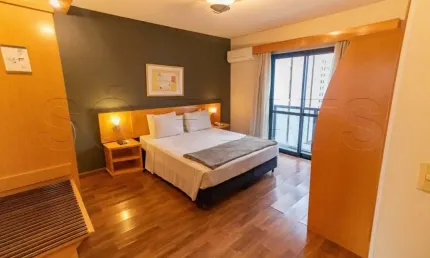 Flat na Bela Vista, prox a Av. 9 de Julho e fácil acesso a Paulista. Com entrada imediata.