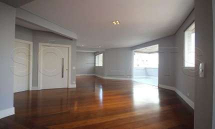 Apartamento cobertura com 03 suítes, 244m² em Moema