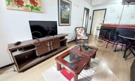 Flat disponível para locação com 1 dormitório, com com serviços, decorado no centro de Alphaville.
