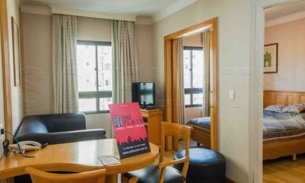 Flat em Pinheiros, 28m² e 1 dorm prox ao metrô Clínicas e Avenida Paulista.