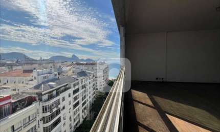 VENDO COBERTURA LINEAR DE 234m2 ENTRE COPACABANA E IPANEMA VISTA PARA O MAR