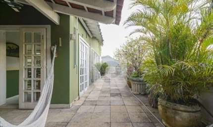 Cobertura duplex com 3 quartos e vista para Lagoa Rodrigo de Freitas