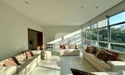 Apartamento de alto padrão com 200m2 e 4 quartos - Leblon
