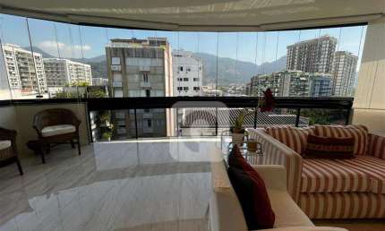 Cobertura duplex no Leblon, 4 quartos, 3 vagas e 190 m²