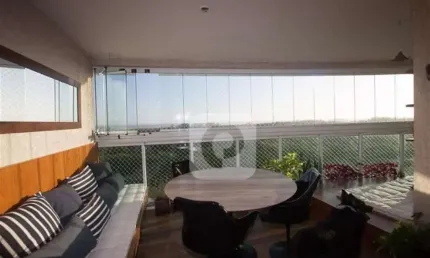 Apartamento á venda 3 quartos 2 vagas na Barra  da Tijuca
