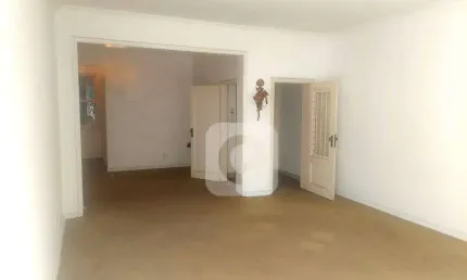 Vendo apartamento de 3 quartos e Copacabana, rua Xavier da Silveira. 147m2