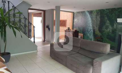 Taquara Casa Tríplex 3 Quartos 1 Suíte  Closet  231 m²