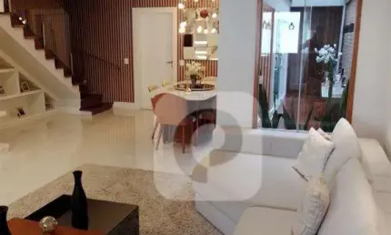 Casa de Condomínio à Venda com 4 Quartos 232m²  Recreio Dos Bandeirantes