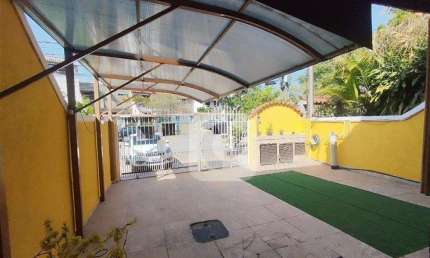 Casa de Condomínio com 3 Quartos e 3 banheiros à Venda 280m²  Ilha do Governador  Portuguesa