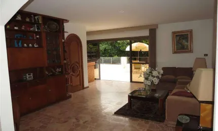 Cobertura Única Linear 318m² 3 Quartos 1 Suíte 2 Vagas Garagem Piscina Churrasqueira à Venda