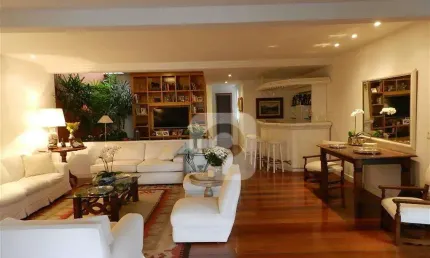 Cobertura à venda com 392m², 4 quartos e 3 vagas, no Jardim Oceânico.