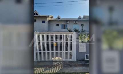 Casa/Sobrado 02 Suítes a 400 mestros da PRAIA, em Meia Praia, Navegantes/SC
