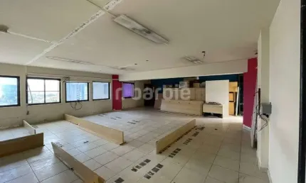 Sala comercial para alugar na Alameda Rio Negro, 750, Alphaville, Barueri por R$ 12.500