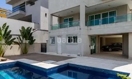 Casa em condomínio fechado com 4 quartos para alugar na Alameda das Aroeiras, 101, Alphaville, Santana de Parnaíba por R$ 30.000