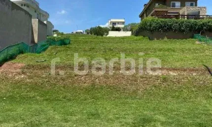 Terreno em condomínio fechado à venda na Al. DAS AROEIRAS (GÊNESIS II), 101, Alphaville, Santana de Parnaíba por R$ 2.730.000