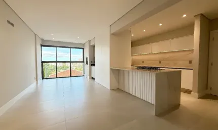 Belíssimo apartamento semi mobiliado com 3 suítes e 2 vagas de garagem.