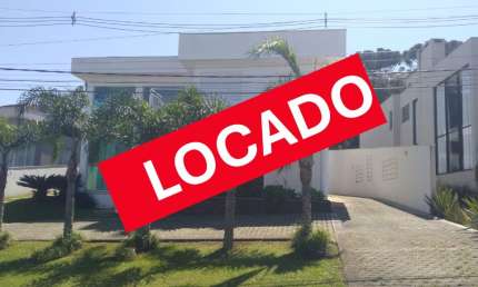 VENDA/ALUGA Ampla Casa em Alphaville Graciosa e com vista privativa para reserva de mata