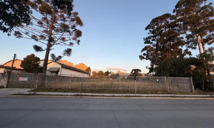 Terreno à venda no Xaxim, Curitiba 