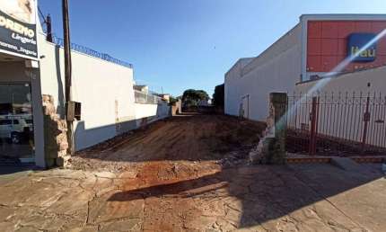 Terreno à venda na Avenida Sallum, Vila Prado, São Carlos