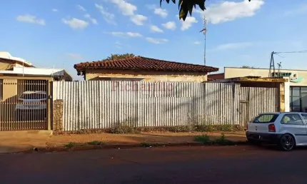 Casa para Venda em São Carlos, Vila Nery, 3 dormitórios, 2 banheiros, 2 vagas