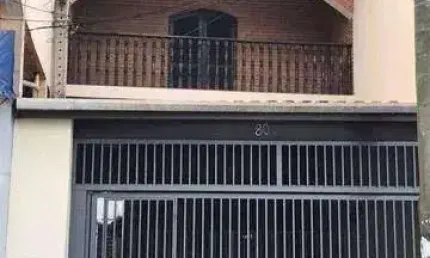 Casa para Venda em Cotia / SP no bairro Jardim Leonor - 240-2409315