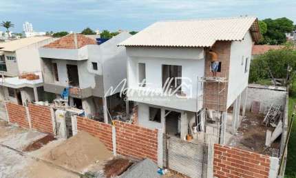 Casa de 3 quartos individual com suíte em jacaraipe, próximo a cabana do Luiz
