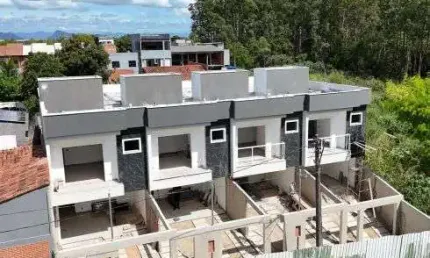 Casa Duplex em Portal de Jacaraípe – Moderna, Espaçosa e com Localização Privilegiada!