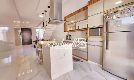 Morada de laranjeiras, 3 quartos com suíte, casa ampla com acabamento de primeira linha.