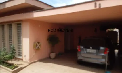 Casa Terrêa  com 3 Quartos  com  Edícula com área total 372 m²  terreno Plano  - No Ferreira
