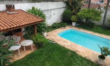 Espetacular casa Pq dos Príncipes: 4 quartos, 2 suítes, 4 vagas de garagem, quintal, piscina