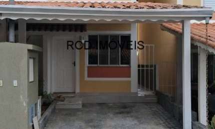 Casa em Condomínio de Alto Padrão na Granja Viana, Cotia-SP: 2 Quartos, 1 Sala, 2 Banheiros, 2 Vagas - 80m² de Puro Conforto!