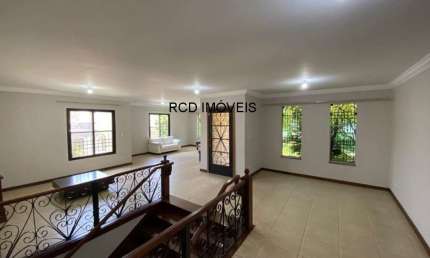 Casa à Venda na Vila São Francisco: 4 Quartos, 2 Suítes, 4 Banheiros, 5 Vagas de Garagem, 500m², quintal grande, churrasqueira, dois escritórios