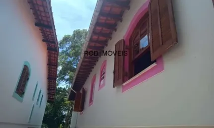 Casa em condomínio com 3 quartos, sendo 1 suíte, perfeita para você e sua família desfrutarem de momentos inesquecíveis juntos