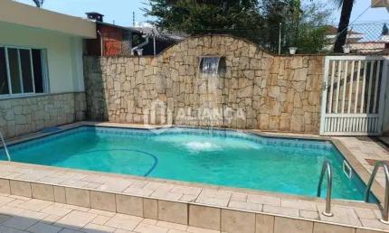 Casa com 3 dormitórios à venda, 232 m² por R$ 2.950.000,00 - Campo Grande - Santos/SP