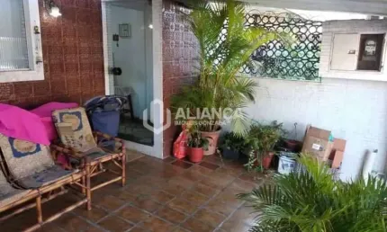 Sobrado com 3 dormitórios à venda, 123 m² por R$ 350.000,00 - Vila São Jorge - São Vicente/SP