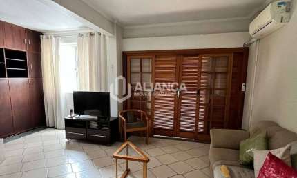 Apartamento para locação na Pompeia, prédio frente praia
