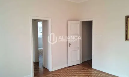 Apartamento de 2 quartos, lateral com vista lateral para o mar