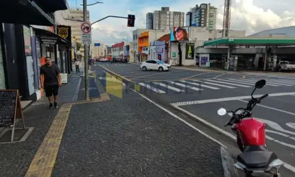 Sala Comercial Térrea para Locação no Centro de Ponta Grossa