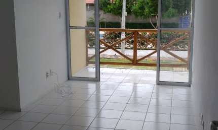 Apartamento 2/4 sendo 1 suíte com varanda e 1 vaga frente para o clube