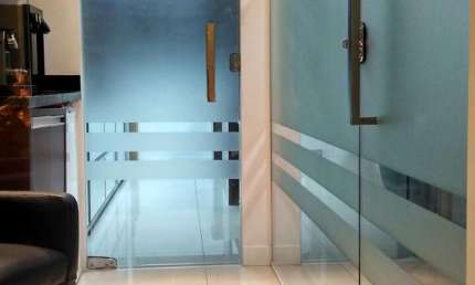 WALL STREET EMPRESARIAL - SALA COMERCIAL 36 m² FINAMENTE DECORADA