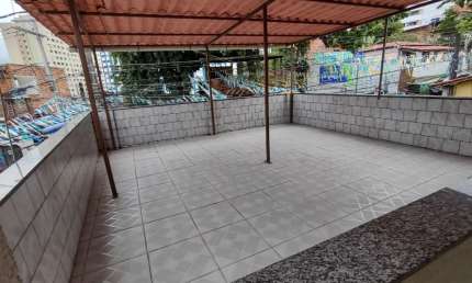 Casa 3/4 com cobertura gourmet para festas e 2 vagas