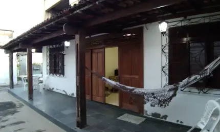 Excelente Casa ampla 4/4 sendo 1 suite, varanda social e espaço gourmet