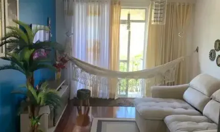 Apartamento 3/4 suíte + dependência Costa Azul amplo e reformado