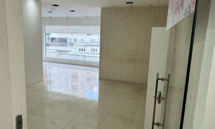 Ponto comercial frente de rua na Pituba, estacionamento e excelente localização