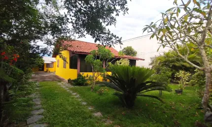Casa na praia com 02 qrts com anexo em boqueirão /  saquarema.