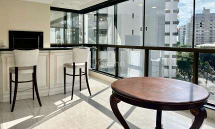 Apartamento na esquina  Trompowsky de 254m² com 3 suítes no Centro