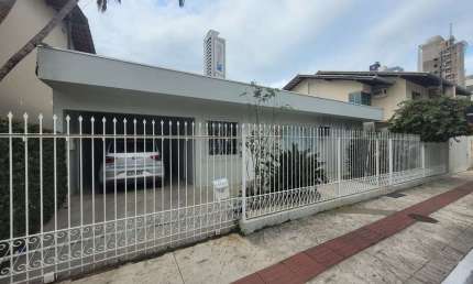 Casa com 3 quartos à venda na Rua 910, Centro, Balneário Camboriú