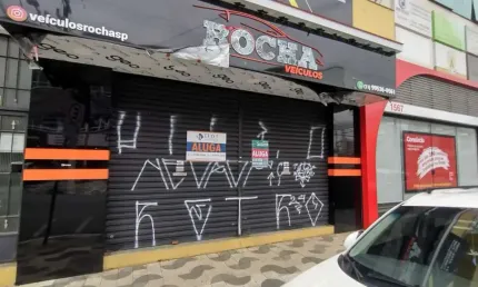 Salão Comercial para Locação em Suzano, Centro, 2 banheiros