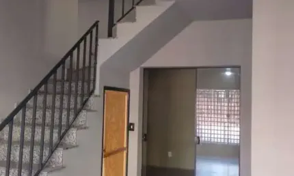 Sobrado Comercial para Locação em Suzano, Jardim Santa Helena, 2 dormitórios, 2 banheiros, 3 vagas